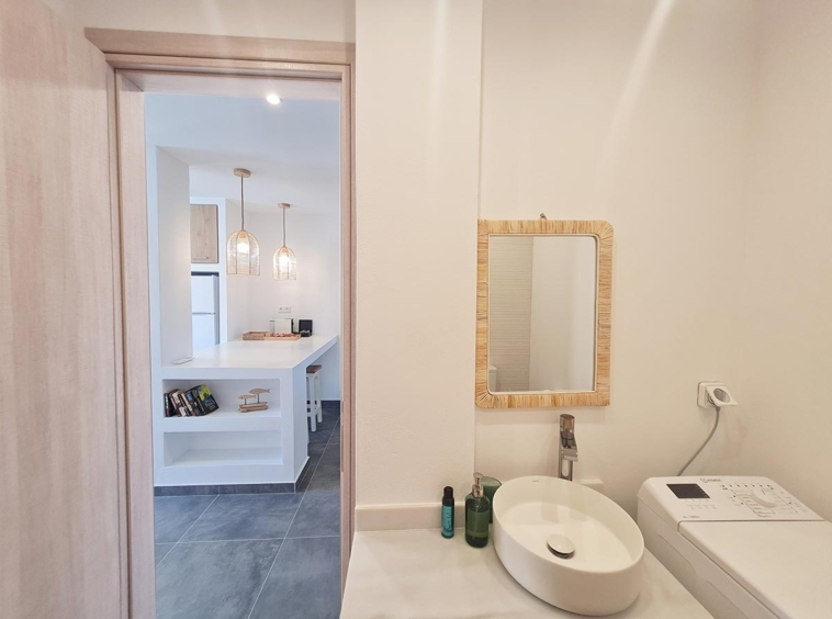 Niriis Apartment Psamathe Bathroom 1